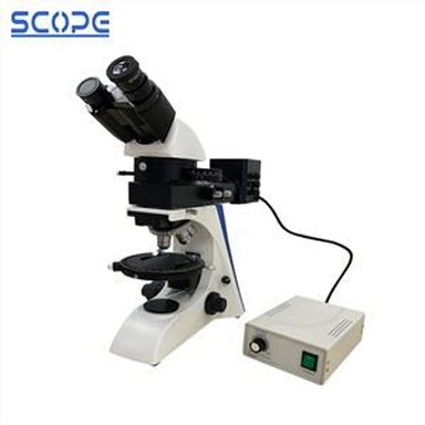 Reflexný polarizačný mikroskop